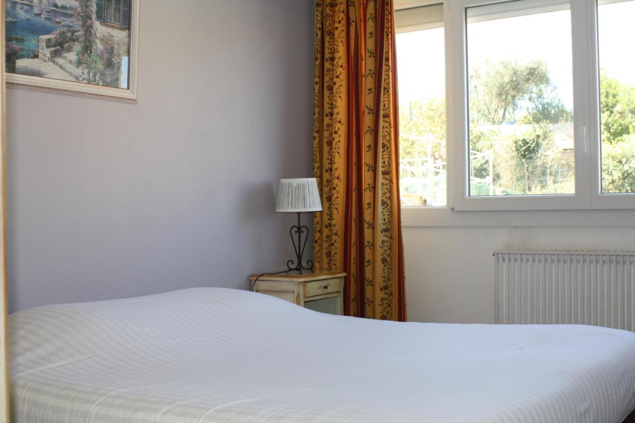 Logis Hotel Du Midi Salon-de-Provence Exteriér fotografie